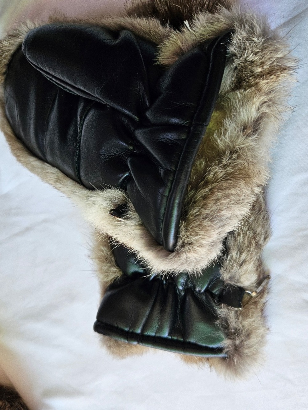 Genuine Fur & Leather Winter Gloves – Warm & Elegant - Picture 3 of 5